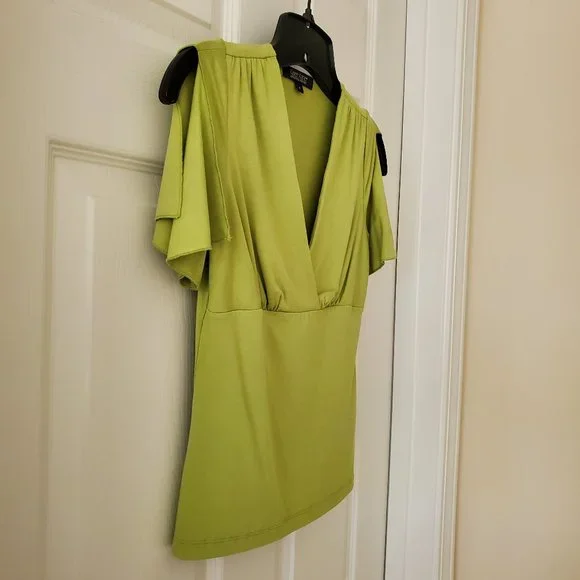 Karen Kane Slit Short Sleeve Ruched V-neck Top | Like New | XSP | Chartreuse - Picture 3 of 10
